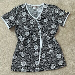 NWOT Women’s Scrub Top (X-Small)